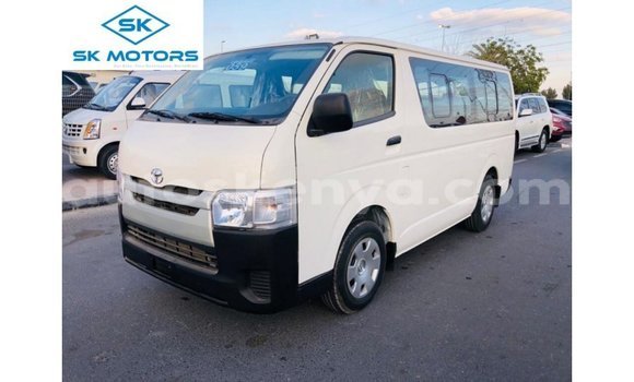 Imported Toyota Hiace White Makiinaa iti Import - Dubai keessatti Central Kenya keessatti Imported Toyota Hiace White Makiinaa iti Import - Dubai keessatti Central Kenya keessatti