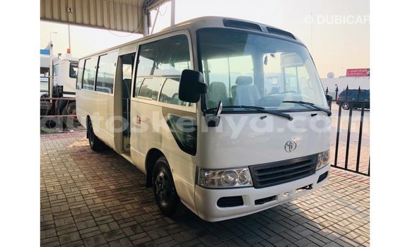 Imported Toyota Coaster White Makiinaa iti Import - Dubai keessatti Central Kenya keessatti Imported Toyota Coaster White Makiinaa iti Import - Dubai keessatti Central Kenya keessatti