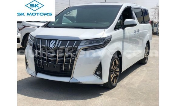 Imported Toyota Alphard White Makiinaa iti Import - Dubai keessatti Central Kenya keessatti Imported Toyota Alphard White Makiinaa iti Import - Dubai keessatti Central Kenya keessatti