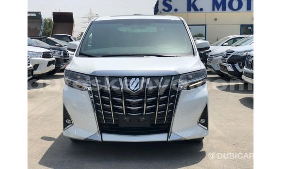 Imported Toyota Alphard White Makiinaa iti Import - Dubai keessatti Central Kenya keessatti Imported Toyota Alphard White Makiinaa iti Import - Dubai keessatti Central Kenya keessatti