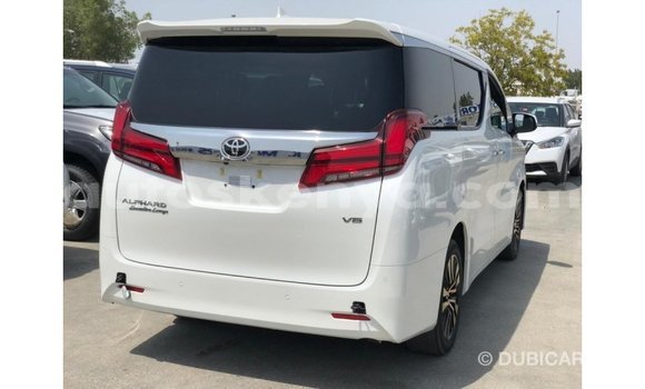 Imported Toyota Alphard White Makiinaa iti Import - Dubai keessatti Central Kenya keessatti Imported Toyota Alphard White Makiinaa iti Import - Dubai keessatti Central Kenya keessatti