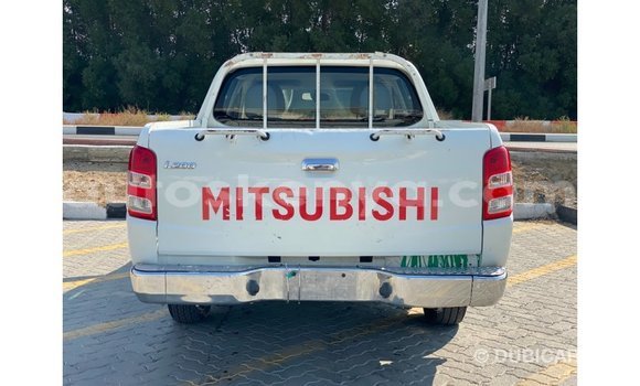 Imported Mitsubishi L200 White Makiinaa iti Import - Dubai keessatti Central Kenya keessatti Imported Mitsubishi L200 White Makiinaa iti Import - Dubai keessatti Central Kenya keessatti