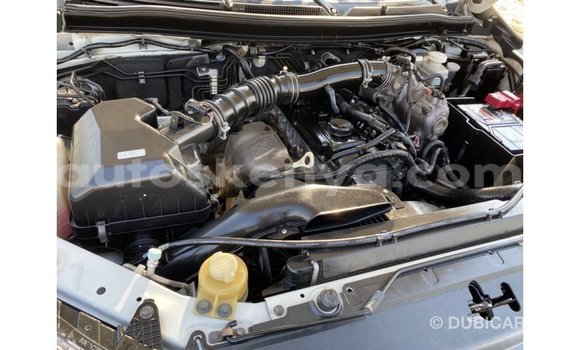 Imported Mitsubishi L200 White Makiinaa iti Import - Dubai keessatti Central Kenya keessatti Imported Mitsubishi L200 White Makiinaa iti Import - Dubai keessatti Central Kenya keessatti