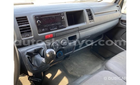 Buy Import Toyota Hiace White Car in Import - Dubai in Central Kenya Buy Import Toyota Hiace White Car in Import - Dubai in Central Kenya