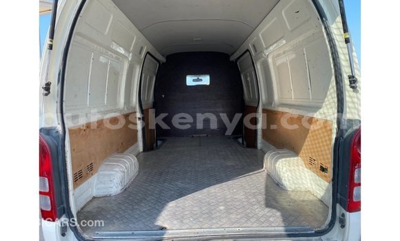 Buy Import Toyota Hiace White Car in Import - Dubai in Central Kenya Buy Import Toyota Hiace White Car in Import - Dubai in Central Kenya
