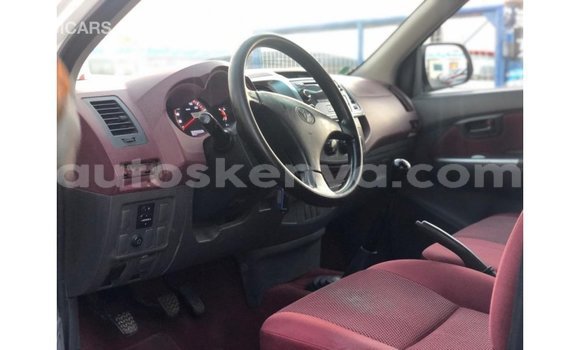 Imported Toyota Hilux White Makiinaa iti Import - Dubai keessatti Central Kenya keessatti Imported Toyota Hilux White Makiinaa iti Import - Dubai keessatti Central Kenya keessatti