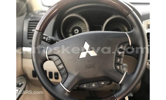 Nunua Imported Mitsubishi Pajero Nyeupe Gari ndani ya Import - Dubai nchini Kati Kenya Nunua Imported Mitsubishi Pajero Nyeupe Gari ndani ya Import - Dubai nchini Kati Kenya