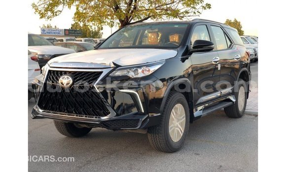 Nunua Imported Toyota Fortuner Nyeusi Gari ndani ya Import - Dubai nchini Kati Kenya Nunua Imported Toyota Fortuner Nyeusi Gari ndani ya Import - Dubai nchini Kati Kenya