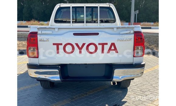 Nunua Imported Toyota Hilux Nyeupe Gari ndani ya Import - Dubai nchini Kati Kenya Nunua Imported Toyota Hilux Nyeupe Gari ndani ya Import - Dubai nchini Kati Kenya