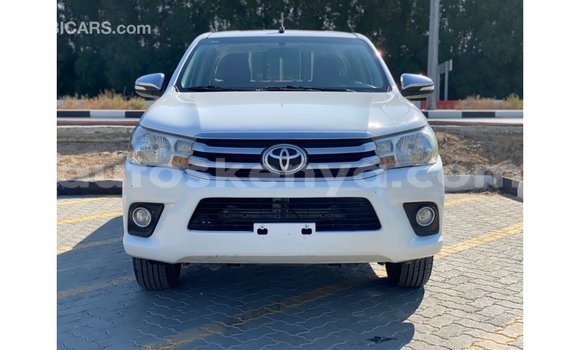Nunua Imported Toyota Hilux Nyeupe Gari ndani ya Import - Dubai nchini Kati Kenya Nunua Imported Toyota Hilux Nyeupe Gari ndani ya Import - Dubai nchini Kati Kenya