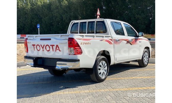 Nunua Imported Toyota Hilux Nyeupe Gari ndani ya Import - Dubai nchini Kati Kenya Nunua Imported Toyota Hilux Nyeupe Gari ndani ya Import - Dubai nchini Kati Kenya