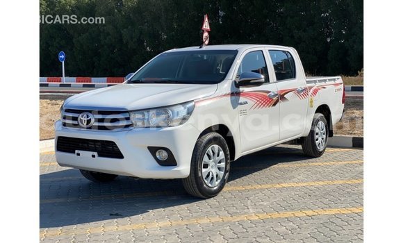 Nunua Imported Toyota Hilux Nyeupe Gari ndani ya Import - Dubai nchini Kati Kenya Nunua Imported Toyota Hilux Nyeupe Gari ndani ya Import - Dubai nchini Kati Kenya