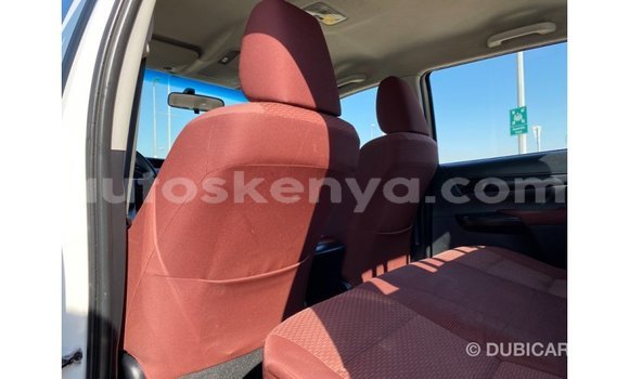 Nunua Imported Toyota Hilux Nyeupe Gari ndani ya Import - Dubai nchini Kati Kenya Nunua Imported Toyota Hilux Nyeupe Gari ndani ya Import - Dubai nchini Kati Kenya