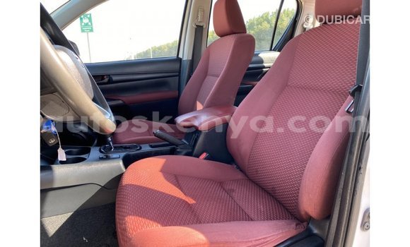 Nunua Imported Toyota Hilux Nyeupe Gari ndani ya Import - Dubai nchini Kati Kenya Nunua Imported Toyota Hilux Nyeupe Gari ndani ya Import - Dubai nchini Kati Kenya