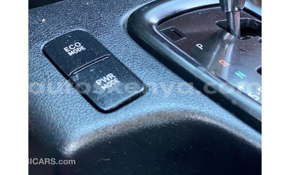 Nunua Imported Toyota Hilux Nyeupe Gari ndani ya Import - Dubai nchini Kati Kenya Nunua Imported Toyota Hilux Nyeupe Gari ndani ya Import - Dubai nchini Kati Kenya