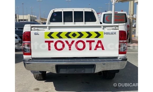 Buy Import Toyota Hilux White Car in Import - Dubai in Central Kenya Buy Import Toyota Hilux White Car in Import - Dubai in Central Kenya