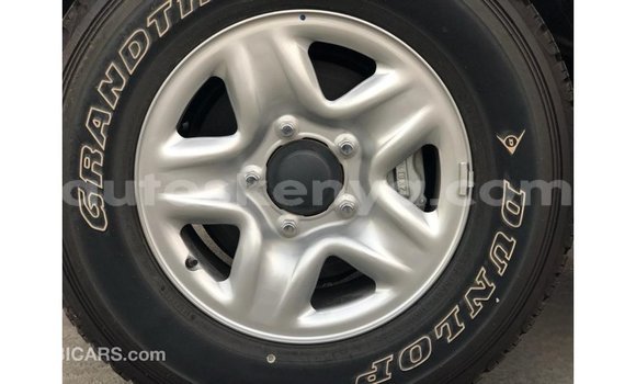 Imported Toyota Land Cruiser White Makiinaa iti Import - Dubai keessatti Central Kenya keessatti Imported Toyota Land Cruiser White Makiinaa iti Import - Dubai keessatti Central Kenya keessatti