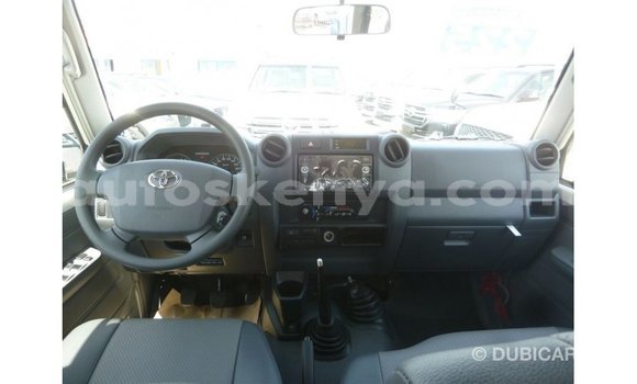 Nunua Imported Toyota Land Cruiser Nyeupe Gari ndani ya Import - Dubai nchini Kati Kenya Nunua Imported Toyota Land Cruiser Nyeupe Gari ndani ya Import - Dubai nchini Kati Kenya
