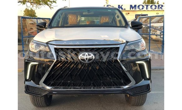 Nunua Imported Toyota Fortuner Nyeusi Gari ndani ya Import - Dubai nchini Kati Kenya Nunua Imported Toyota Fortuner Nyeusi Gari ndani ya Import - Dubai nchini Kati Kenya