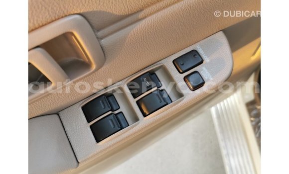 Imported Toyota Land Cruiser White Makiinaa iti Import - Dubai keessatti Central Kenya keessatti Imported Toyota Land Cruiser White Makiinaa iti Import - Dubai keessatti Central Kenya keessatti