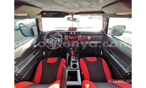 Nunua Imported Toyota FJ Cruiser Nyeusi Gari ndani ya Import - Dubai nchini Kati Kenya Nunua Imported Toyota FJ Cruiser Nyeusi Gari ndani ya Import - Dubai nchini Kati Kenya