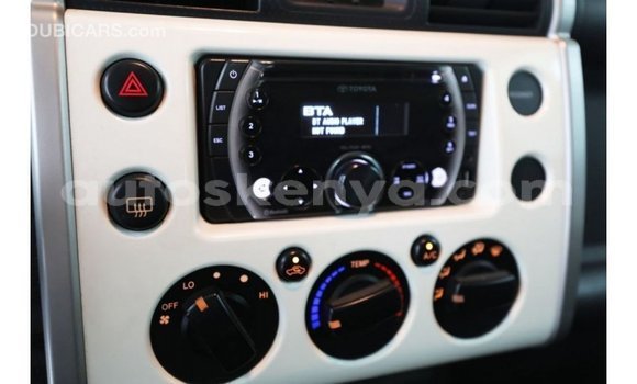 Nunua Imported Toyota FJ Cruiser Nyeupe Gari ndani ya Import - Dubai nchini Kati Kenya Nunua Imported Toyota FJ Cruiser Nyeupe Gari ndani ya Import - Dubai nchini Kati Kenya