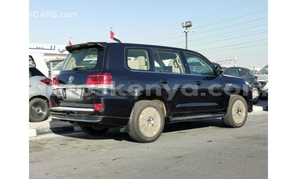 Nunua Imported Toyota Land Cruiser Nyeusi Gari ndani ya Import - Dubai nchini Kati Kenya Nunua Imported Toyota Land Cruiser Nyeusi Gari ndani ya Import - Dubai nchini Kati Kenya
