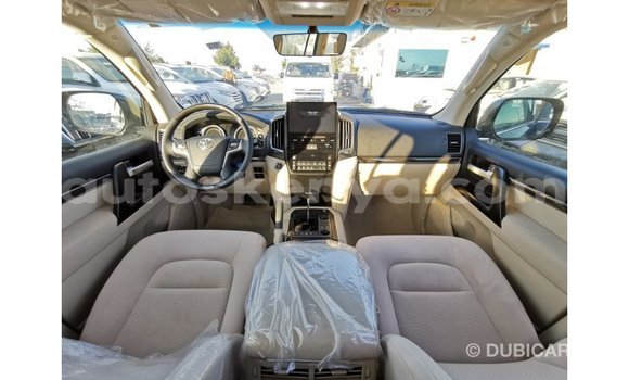 Nunua Imported Toyota Land Cruiser Nyeusi Gari ndani ya Import - Dubai nchini Kati Kenya Nunua Imported Toyota Land Cruiser Nyeusi Gari ndani ya Import - Dubai nchini Kati Kenya