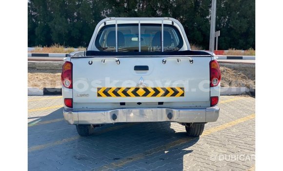 Nunua Imported Mitsubishi L200 Nyeupe Gari ndani ya Import - Dubai nchini Kati Kenya Nunua Imported Mitsubishi L200 Nyeupe Gari ndani ya Import - Dubai nchini Kati Kenya