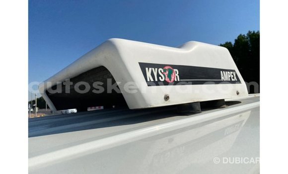 Nunua Imported Toyota Hiace Nyeupe Gari ndani ya Import - Dubai nchini Kati Kenya Nunua Imported Toyota Hiace Nyeupe Gari ndani ya Import - Dubai nchini Kati Kenya