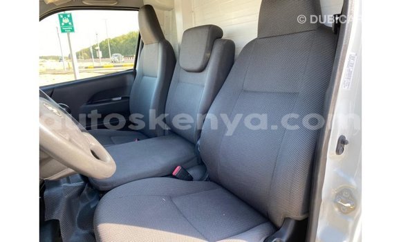 Nunua Imported Toyota Hiace Nyeupe Gari ndani ya Import - Dubai nchini Kati Kenya Nunua Imported Toyota Hiace Nyeupe Gari ndani ya Import - Dubai nchini Kati Kenya