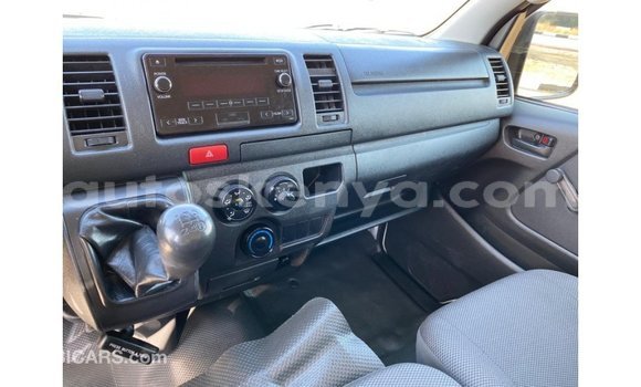 Nunua Imported Toyota Hiace Nyeupe Gari ndani ya Import - Dubai nchini Kati Kenya Nunua Imported Toyota Hiace Nyeupe Gari ndani ya Import - Dubai nchini Kati Kenya