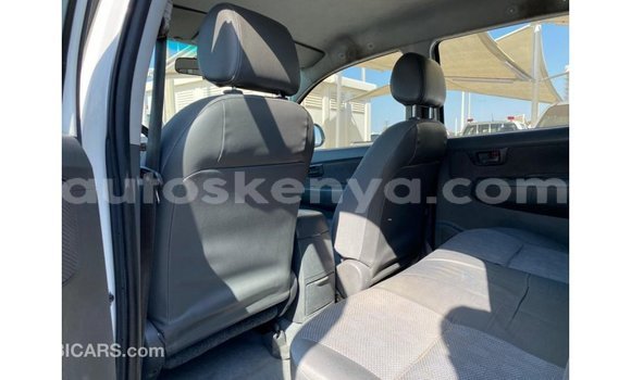 Buy Import Toyota Hilux White Car in Import - Dubai in Central Kenya Buy Import Toyota Hilux White Car in Import - Dubai in Central Kenya