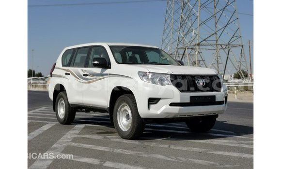 Nunua Imported Toyota Prado Nyeupe Gari ndani ya Import - Dubai nchini Kati Kenya Nunua Imported Toyota Prado Nyeupe Gari ndani ya Import - Dubai nchini Kati Kenya