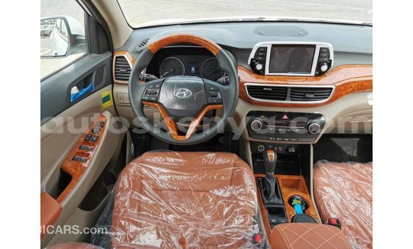 Buy Import Hyundai Tucson White Car in Import - Dubai in Central Kenya Buy Import Hyundai Tucson White Car in Import - Dubai in Central Kenya