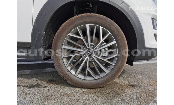 Buy Import Hyundai Tucson White Car in Import - Dubai in Central Kenya Buy Import Hyundai Tucson White Car in Import - Dubai in Central Kenya