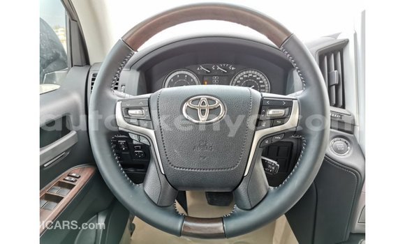 Buy Import Toyota Land Cruiser Black Car in Import - Dubai in Central Kenya Buy Import Toyota Land Cruiser Black Car in Import - Dubai in Central Kenya