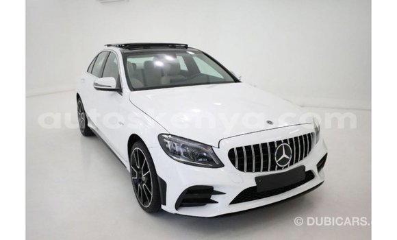 Nunua Imported Mercedes‒Benz 1117 Nyeupe Lori ndani ya Import - Dubai nchini Kati Kenya Nunua Imported Mercedes‒Benz 1117 Nyeupe Lori ndani ya Import - Dubai nchini Kati Kenya