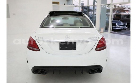 Nunua Imported Mercedes‒Benz 1117 Nyeupe Lori ndani ya Import - Dubai nchini Kati Kenya Nunua Imported Mercedes‒Benz 1117 Nyeupe Lori ndani ya Import - Dubai nchini Kati Kenya