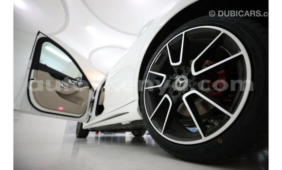 Nunua Imported Mercedes‒Benz 1117 Nyeupe Lori ndani ya Import - Dubai nchini Kati Kenya Nunua Imported Mercedes‒Benz 1117 Nyeupe Lori ndani ya Import - Dubai nchini Kati Kenya