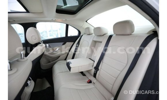 Nunua Imported Mercedes‒Benz 1117 Nyeupe Lori ndani ya Import - Dubai nchini Kati Kenya Nunua Imported Mercedes‒Benz 1117 Nyeupe Lori ndani ya Import - Dubai nchini Kati Kenya