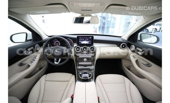 Nunua Imported Mercedes‒Benz 1117 Nyeupe Lori ndani ya Import - Dubai nchini Kati Kenya Nunua Imported Mercedes‒Benz 1117 Nyeupe Lori ndani ya Import - Dubai nchini Kati Kenya