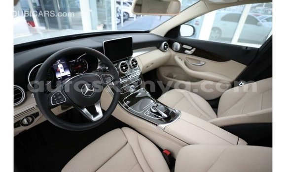 Nunua Imported Mercedes‒Benz 1117 Nyeupe Lori ndani ya Import - Dubai nchini Kati Kenya Nunua Imported Mercedes‒Benz 1117 Nyeupe Lori ndani ya Import - Dubai nchini Kati Kenya