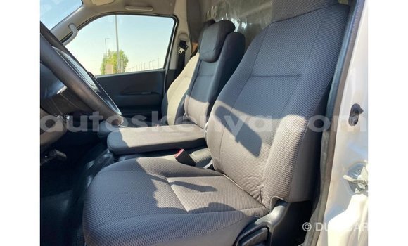 Nunua Imported Toyota Hiace Nyeupe Gari ndani ya Import - Dubai nchini Kati Kenya Nunua Imported Toyota Hiace Nyeupe Gari ndani ya Import - Dubai nchini Kati Kenya