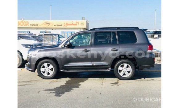 Nunua Imported Toyota Land Cruiser Nyingine Gari ndani ya Import - Dubai nchini Kati Kenya Nunua Imported Toyota Land Cruiser Nyingine Gari ndani ya Import - Dubai nchini Kati Kenya