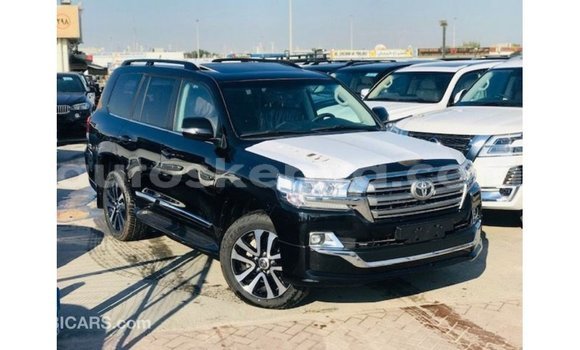 Nunua Imported Toyota Land Cruiser Nyeusi Gari ndani ya Import - Dubai nchini Kati Kenya Nunua Imported Toyota Land Cruiser Nyeusi Gari ndani ya Import - Dubai nchini Kati Kenya
