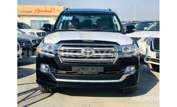 Nunua Imported Toyota Land Cruiser Nyeusi Gari ndani ya Import - Dubai nchini Kati Kenya Nunua Imported Toyota Land Cruiser Nyeusi Gari ndani ya Import - Dubai nchini Kati Kenya