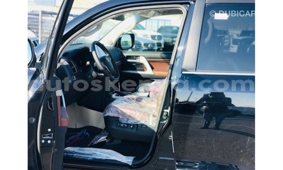 Nunua Imported Toyota Land Cruiser Nyeusi Gari ndani ya Import - Dubai nchini Kati Kenya Nunua Imported Toyota Land Cruiser Nyeusi Gari ndani ya Import - Dubai nchini Kati Kenya