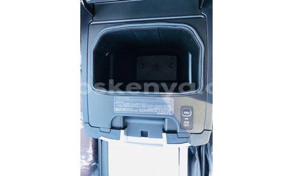 Nunua Imported Toyota Land Cruiser Nyeusi Gari ndani ya Import - Dubai nchini Kati Kenya Nunua Imported Toyota Land Cruiser Nyeusi Gari ndani ya Import - Dubai nchini Kati Kenya