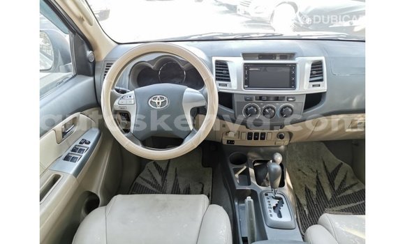 Nunua Imported Toyota Fortuner Nyeupe Gari ndani ya Import - Dubai nchini Kati Kenya Nunua Imported Toyota Fortuner Nyeupe Gari ndani ya Import - Dubai nchini Kati Kenya